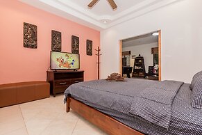 Baan Kanittha - 5 Bedrooms Pool Villa