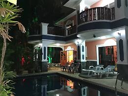 Baan Kanittha - 5 Bedrooms Pool Villa