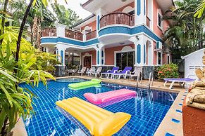 Baan Kanittha - 5 Bedrooms Pool Villa