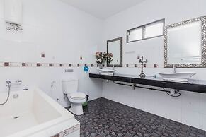 Baan Kanittha - 5 Bedrooms Pool Villa