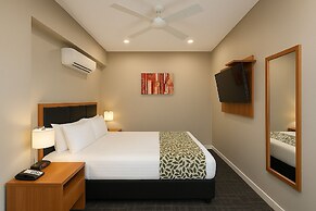 Ela Beach Hotel & Apartments