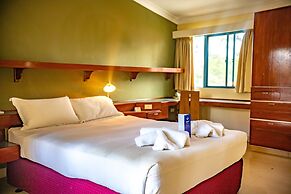 Highlander Hotel & Apartments