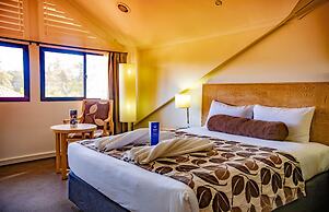 Highlander Hotel & Apartments