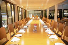 Highlander Hotel & Apartments