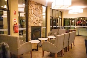 Highlander Hotel & Apartments