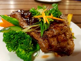 Highlander Hotel & Apartments