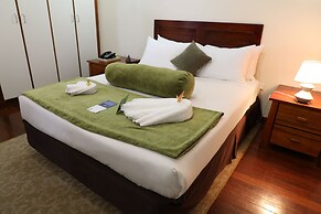 Huon Gulf Hotel & Apartments