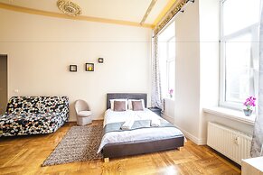 Mosaic Center Apartments