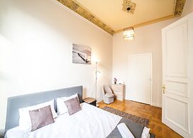 Mosaic Center Apartments