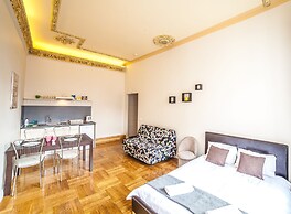 Mosaic Center Apartments