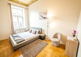 Mosaic Center Apartments