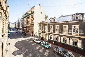 Mosaic Center Apartments