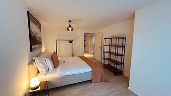 Paradeplatz Apartment by Airhome