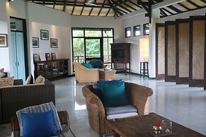 Bajo Komodo Eco Lodge