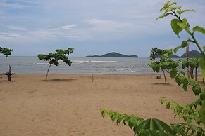Bajo Komodo Eco Lodge