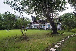 Bajo Komodo Eco Lodge