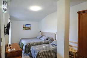 Hostal y Apartamento Rural Los Naranjos