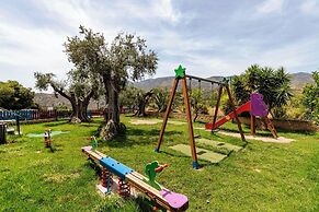 Hostal y Apartamento Rural Los Naranjos