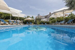 Hostal y Apartamento Rural Los Naranjos
