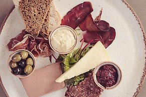 Longlands Inn and Restaurant