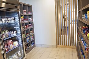 Holiday Inn Express & Suites Greenwood Mall by IHG