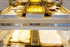 Holiday Inn Express & Suites Greenwood Mall by IHG