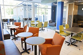 Holiday Inn Express & Suites Greenwood Mall by IHG