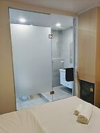 Good One Poshtel & Café Bar