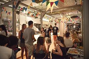 Good One Poshtel & Café Bar