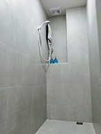 Good One Poshtel & Café Bar