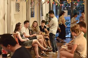 Good One Poshtel & Café Bar