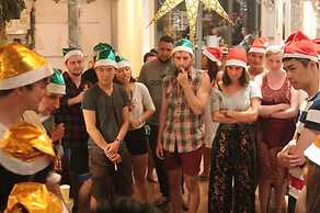 Good One Poshtel & Café Bar