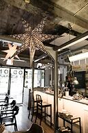 Good One Poshtel & Café Bar