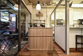 Good One Poshtel & Café Bar