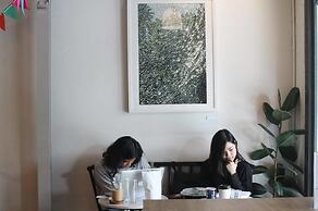 Good One Poshtel & Café Bar