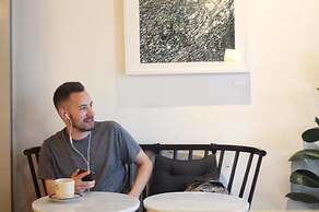 Good One Poshtel & Café Bar