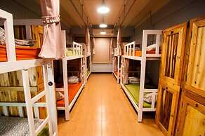 Eat - Ting Cafe and Hostel