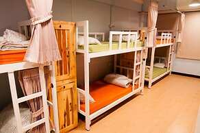 Eat - Ting Cafe and Hostel