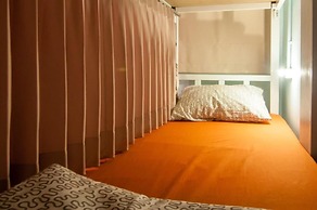 Eat - Ting Cafe and Hostel