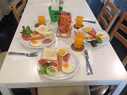 Eat - Ting Cafe and Hostel