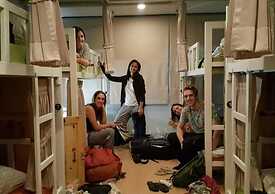 Eat - Ting Cafe and Hostel