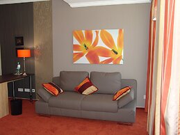 M13 Hotel