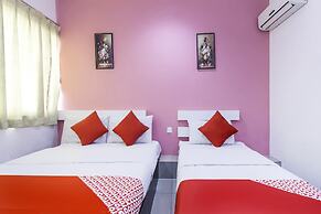 OYO 162 FB Hotel