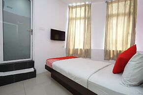 OYO 162 FB Hotel