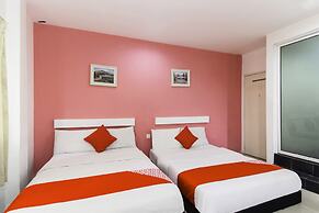 OYO 162 FB Hotel