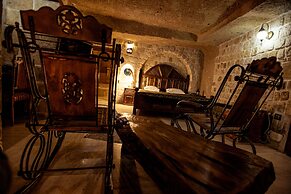Oread Cave Suites