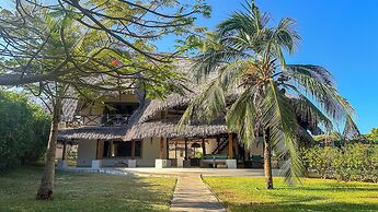 Leopard Point Luxury Beach Resort & Spa