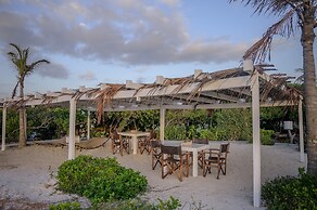 Leopard Point Luxury Beach Resort & Spa