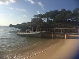 Leopard Point Luxury Beach Resort & Spa