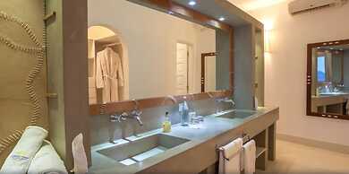 Leopard Point Luxury Beach Resort & Spa